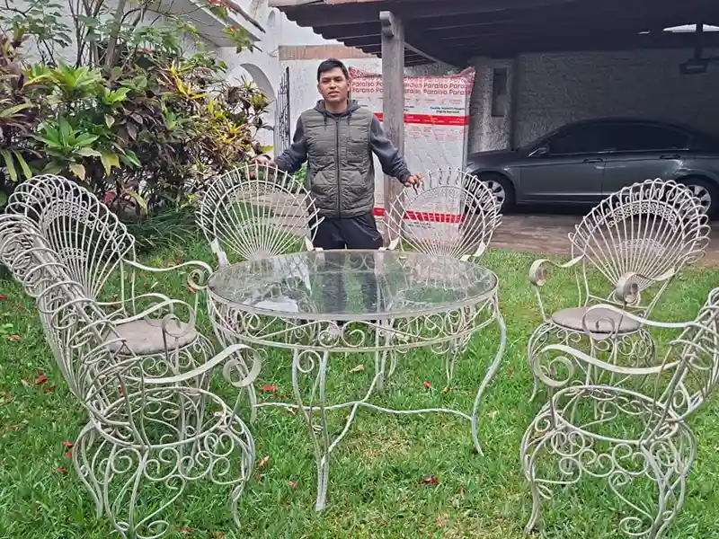 comprando sillas antiguas de fierro